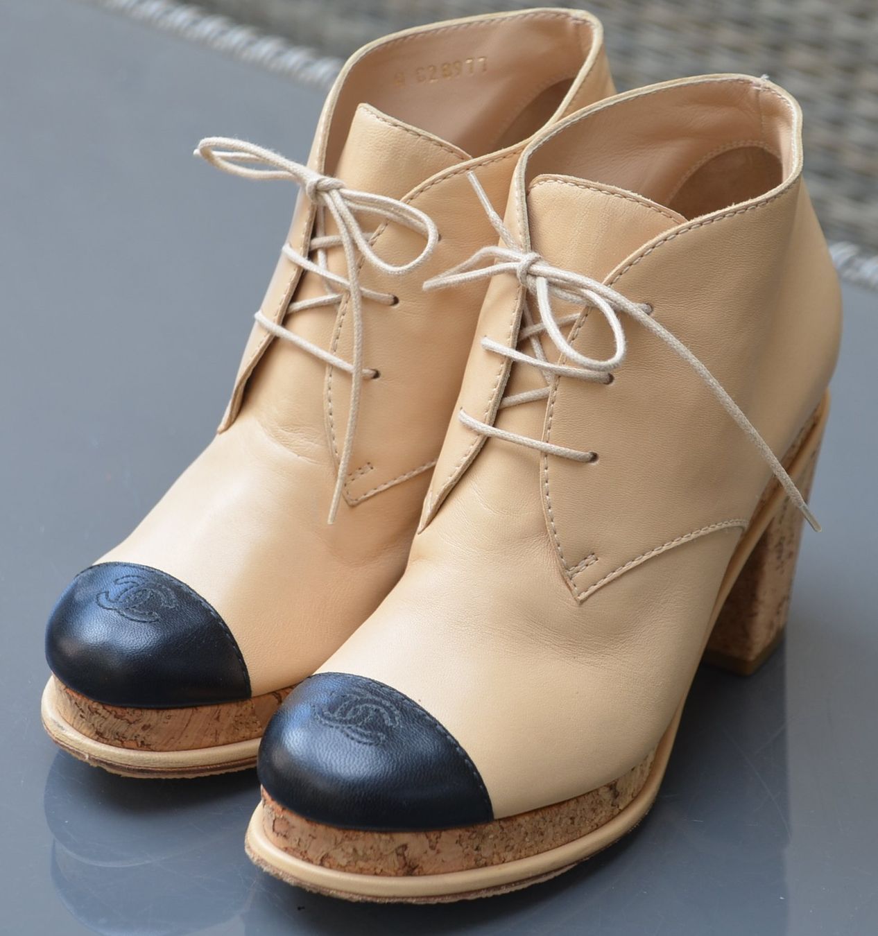 Chanel Scarpe da donna: Boots Chanel  bottines  .36.5 – Usato da Collonges venduto da Auganien 5