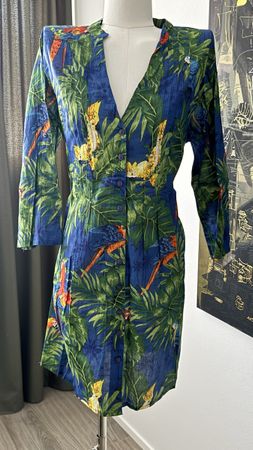 Kleid tropisches Muster 