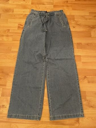 Neue Jeans Hose mit Gummizug und weitem Bein, Grösse S