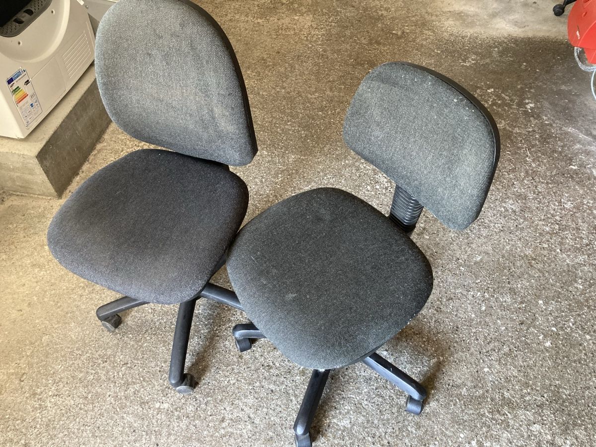 Chaises: Bürostuhl 2er Set gebraucht – D'occasion à Wichtrach par Queensparkunite