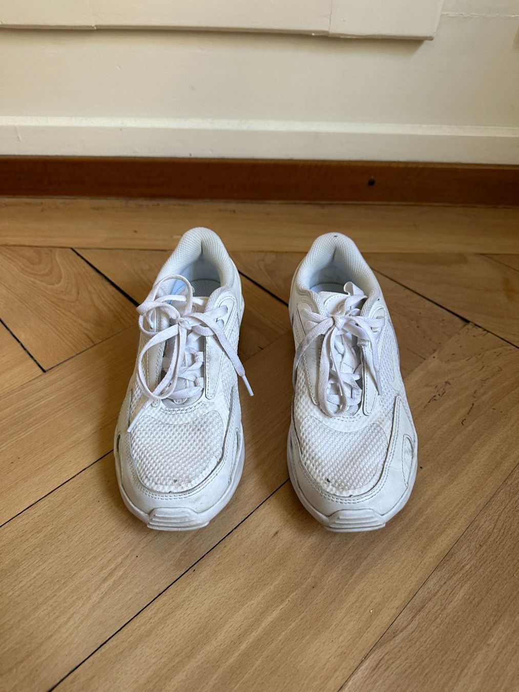 Nike Scarpe da donna: Nike Air Max Sneaker weiss 35.5 – Usato da Zürich venduto da Diazaio 1
