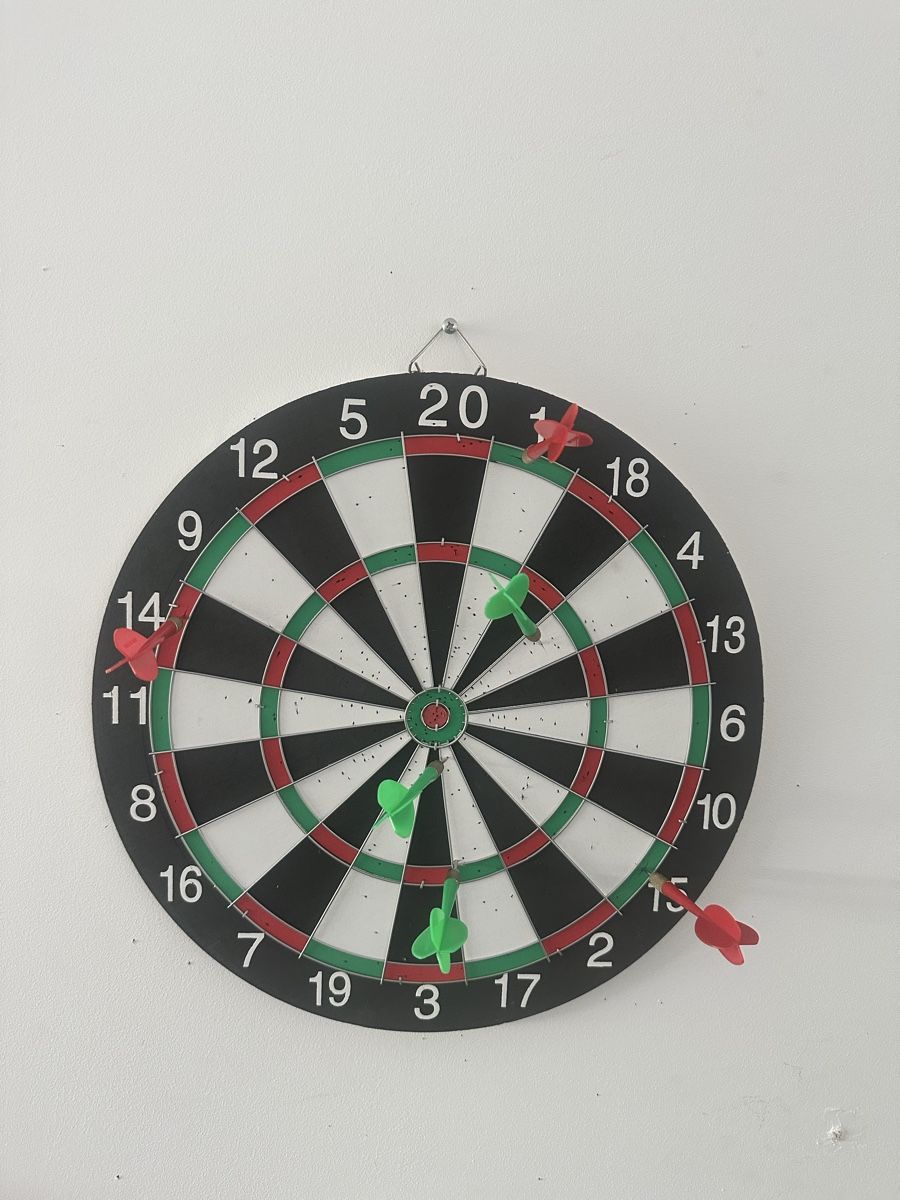 Freccette: Dartscheibe mit 6 Darts – Usato da Uetikon am See venduto da emr_55jf