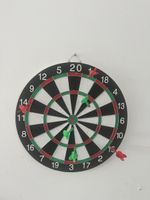 Dartscheibe mit 6 Darts
