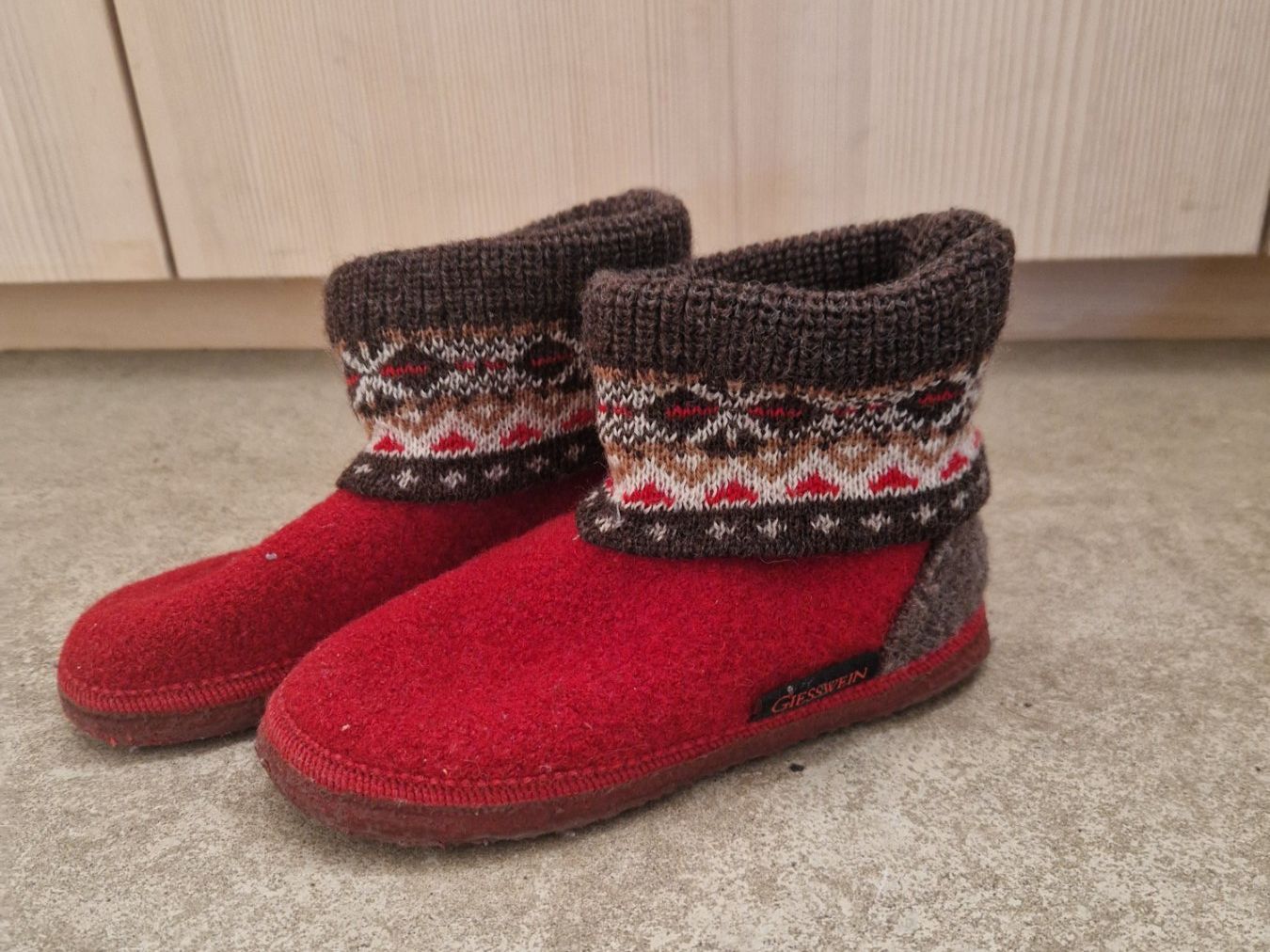 Scarpe da uomo: Wollenfinken von Giesswein Grösse 30 – Usato da Wald ZH venduto da SuRoKi