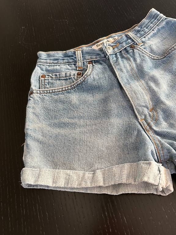 Jeans: Original Levi Shorts 505 – Usato da Köniz venduto da Evafelchlin 1
