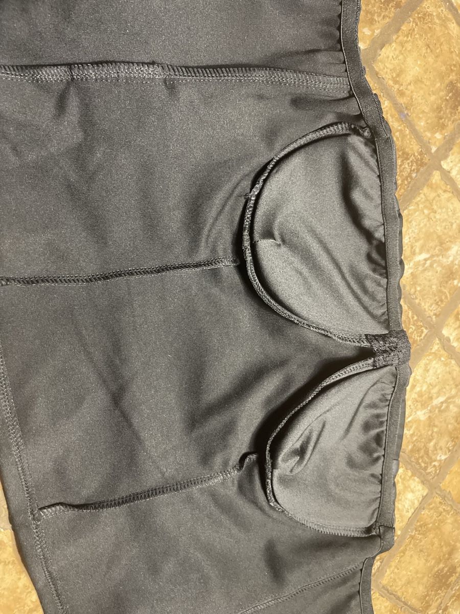 Tops: Corsetto nero con inserti in similpelle e cerniera – Neuf avec emballage d'origine à Gordevio par LanaZimm 5