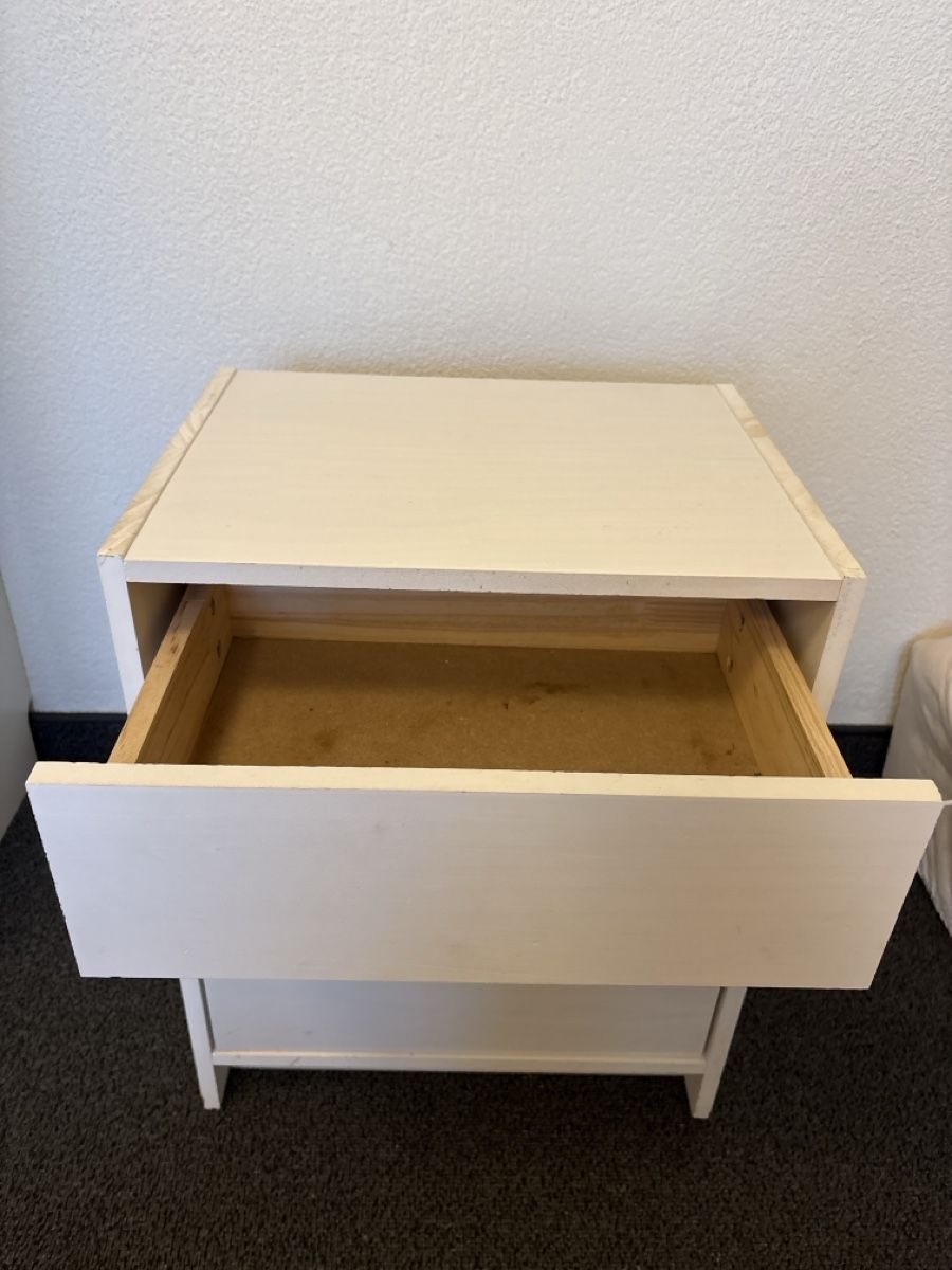 Comodini: Nachttisch weiss – Usato da Niederglatt ZH venduto da CorinneW32 2