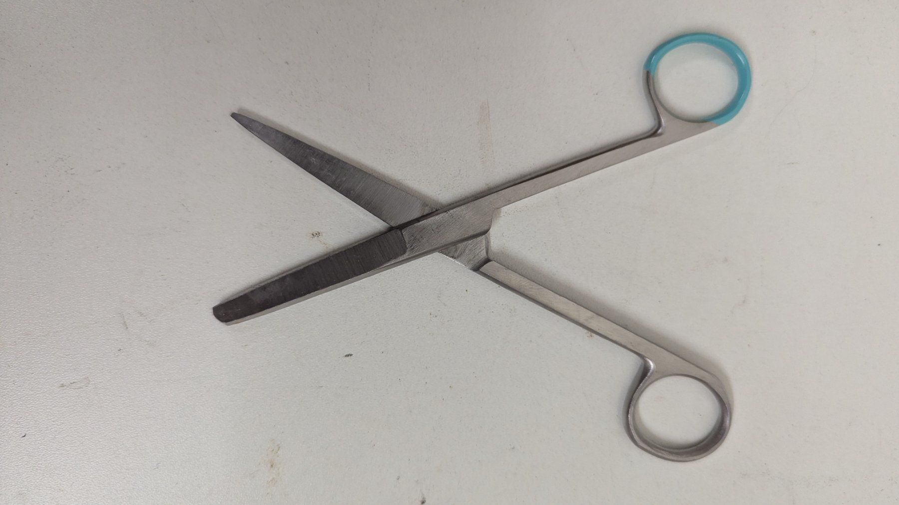 Tous les outils: Labor Schere 18 Stück Gebraucht – D'occasion à Luzern par Cado12 2