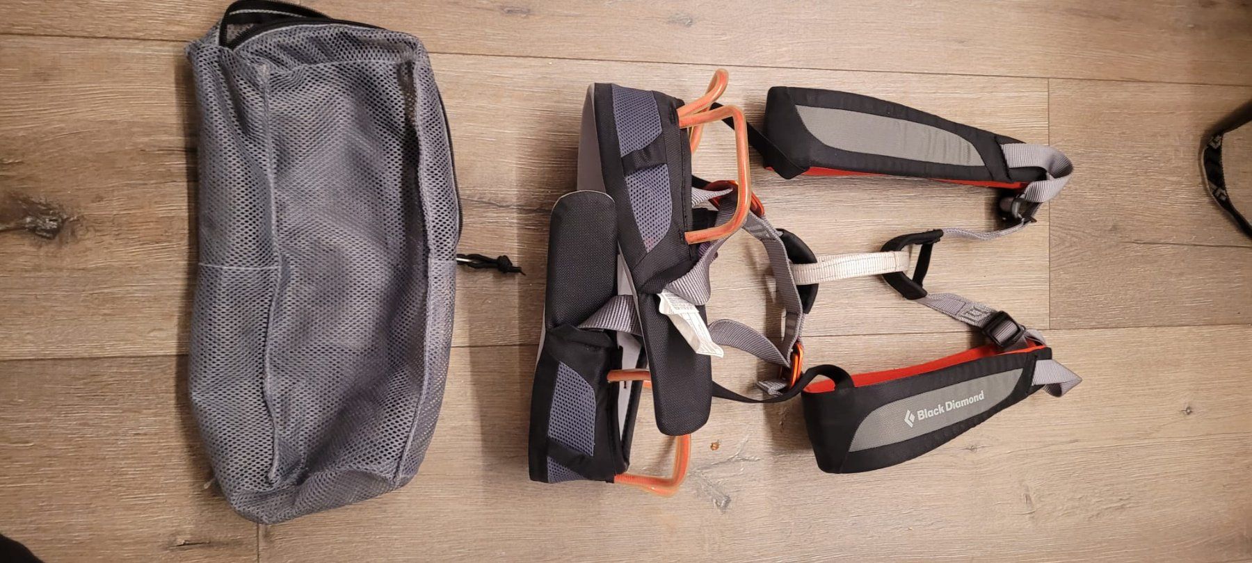 Kletterausrüstungen: Klettergurt Dlack Diamond – Gebraucht aus Luzern von RemsyRainbow