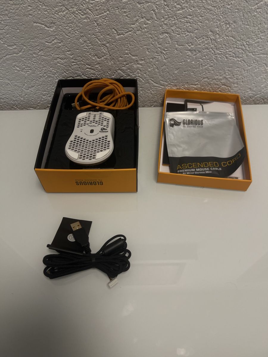 Mouse: Souris Gaming Glorious Model O (Blanche / White)  – Nuovo e nell'imballaggio originale da Martigny venduto da ale_5gzg 1