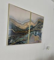 Set aus 2 olivgrünen und goldenen Postern