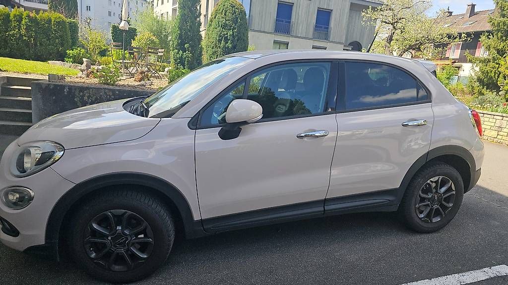 Autos: Sehr gut erhaltenes Auto  – D'occasion à Kriens par kida19 3