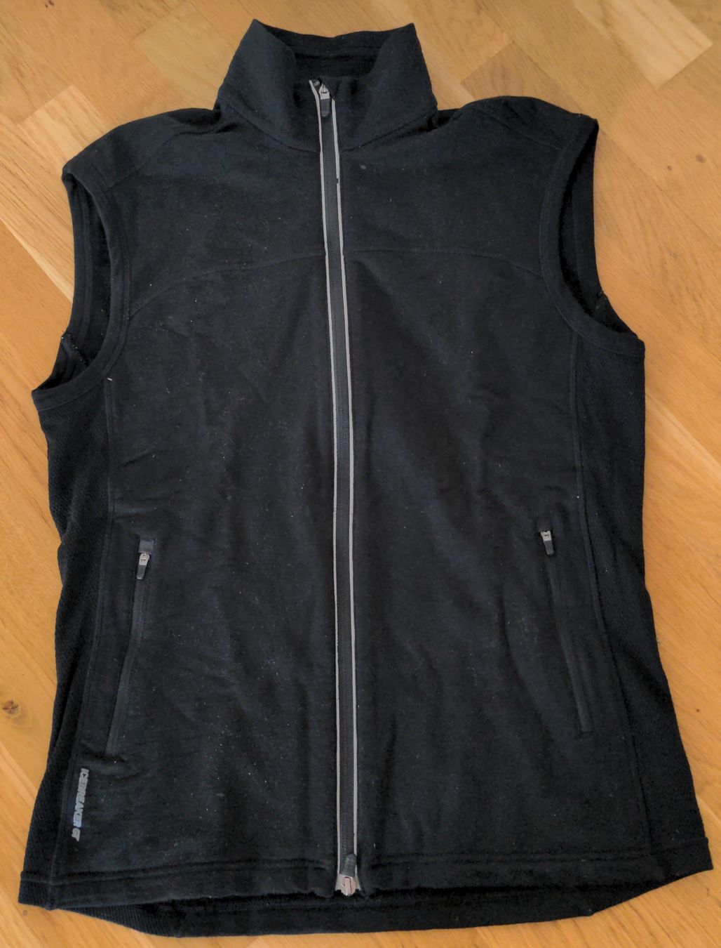 Icebreaker Gilets: Schwarze Weste, Icebreaker GT, Gr. M – D'occasion à Sutz par Rawypp