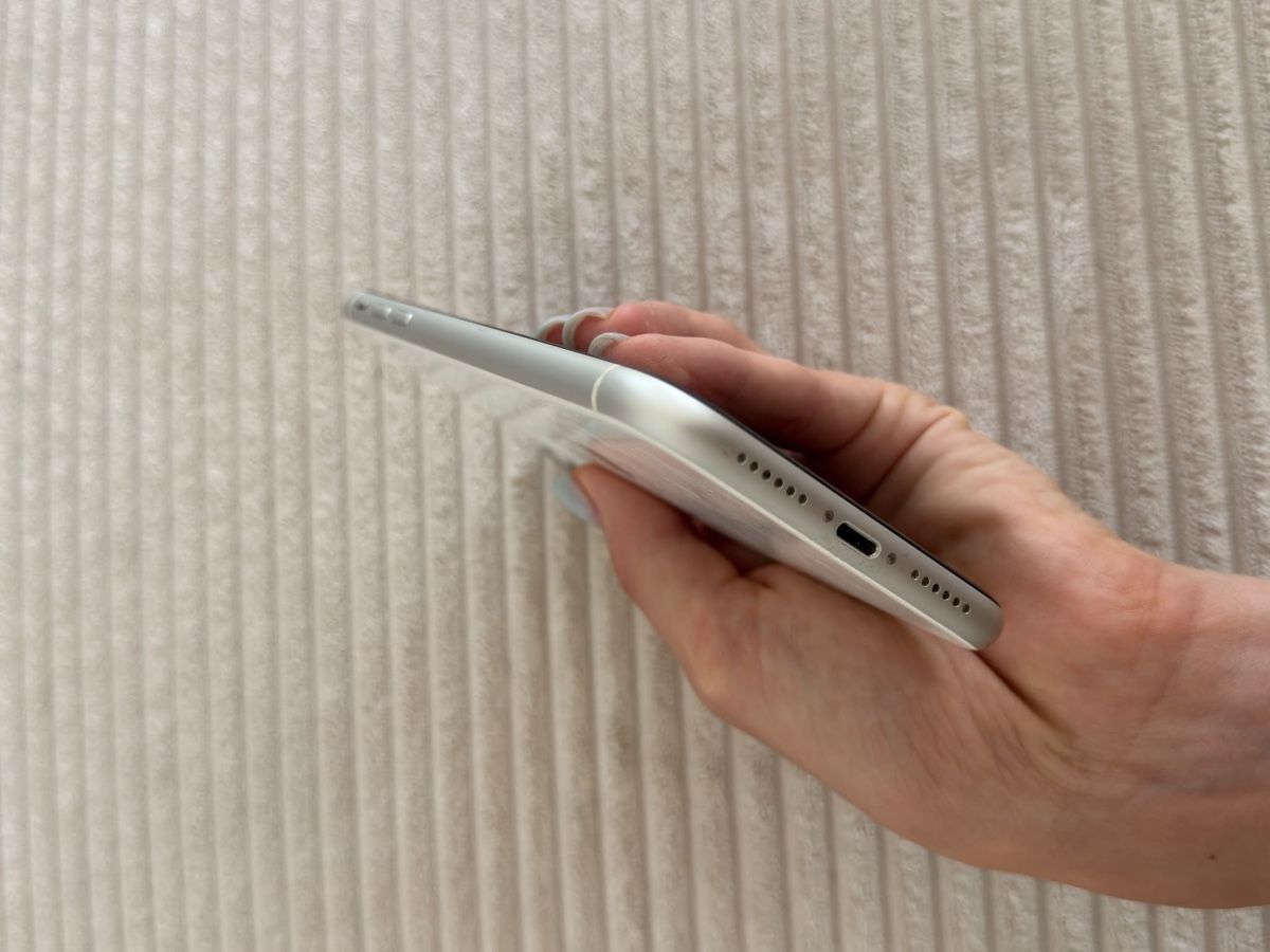 Apple Handys / Smartphones: iPhone 11 White – Neu (gemäss Beschreibung) aus Neuchâtel von jul_r2nj 1