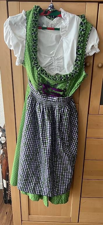 Vestiti: Dirndl Gr. 40 – Usato da Balsthal venduto da Helvetai