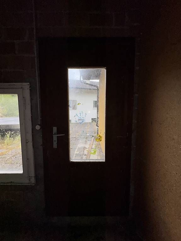 Portes: Anschlagstüre mit Glaseinsatz – D'occasion à Münchwilen AG par me2work 2