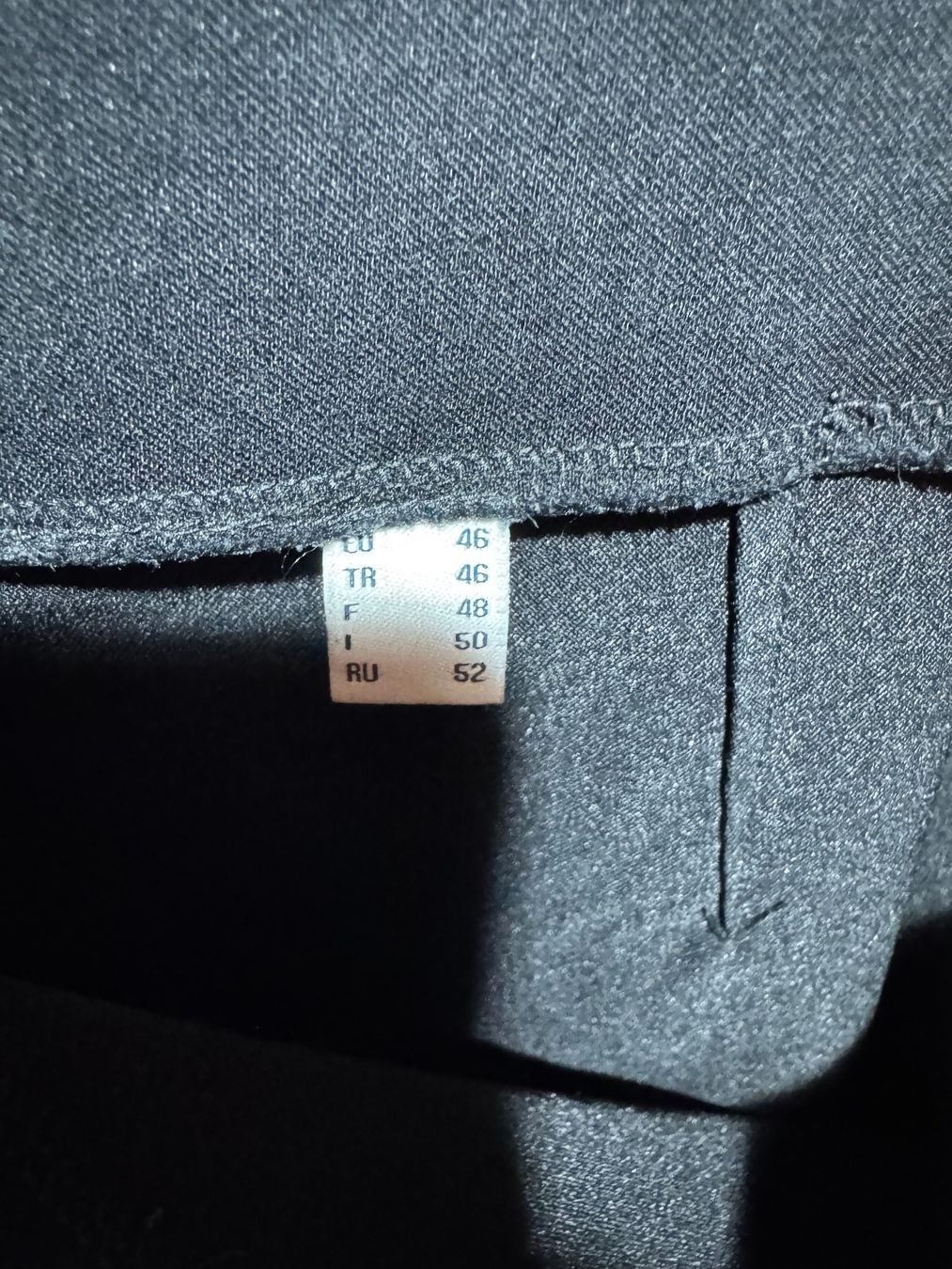 Tchibo Pantaloni: Schwarze Stoff Hose von Tchibo Gr. 46 – Usato da Grosswangen venduto da SALE_SALE_SALE 2