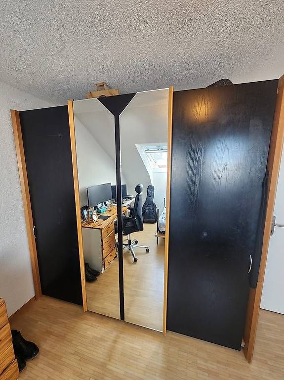 Armadi: Holz Kleiderschrank – Usato da Wallisellen venduto da cmc_jf2q 1