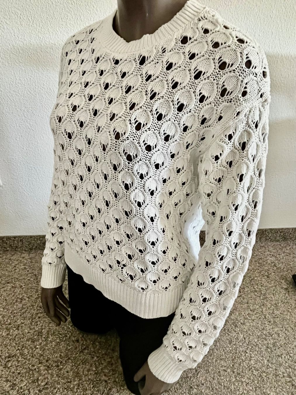 Pullover & Sweatshirts: NEU: crèmeweisser Baumwoll Pulli, Lochstrickmuster Gr.S38-40 – Neu und originalverpackt aus Adliswil von eri.40 1