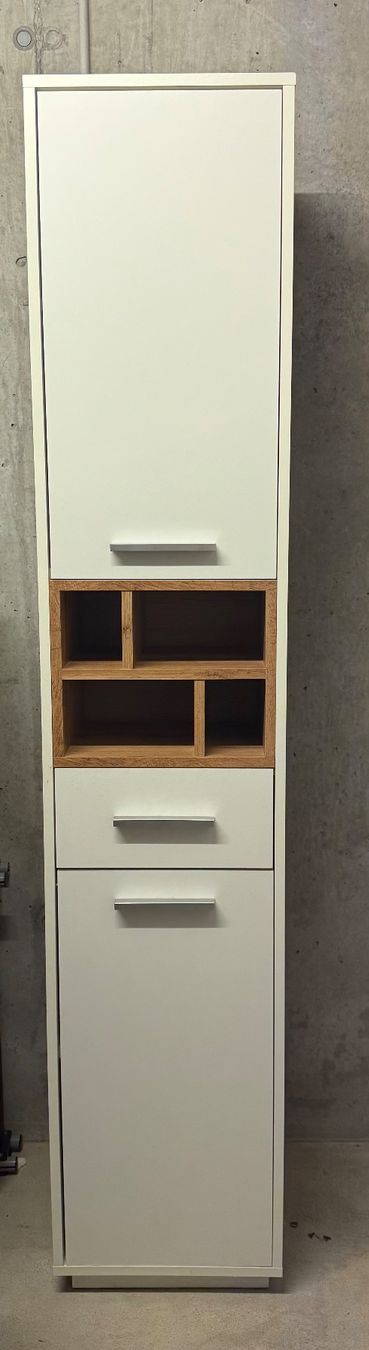 Armadi: Schlankes Badmöbel  Bad - Hochschrank – Usato da Herisau venduto da Zyrtaka