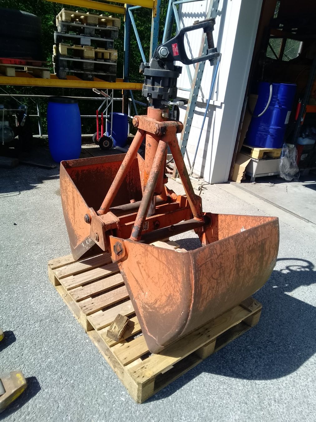 Greifer: HIAB Schalengreifer 300 liter – Gebraucht aus Oberägeri von Rigel5
