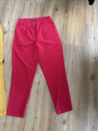 Rote Stoffhose, Grösse 38
