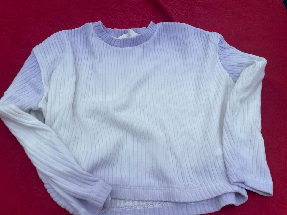 Maglioni & Felpe: Mädchen Sweatshirt Pullover 134/140 – Usato da Bergdietikon venduto da antovale