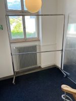 Wandtafel- oder Werbe-Halterung mit Rollen
