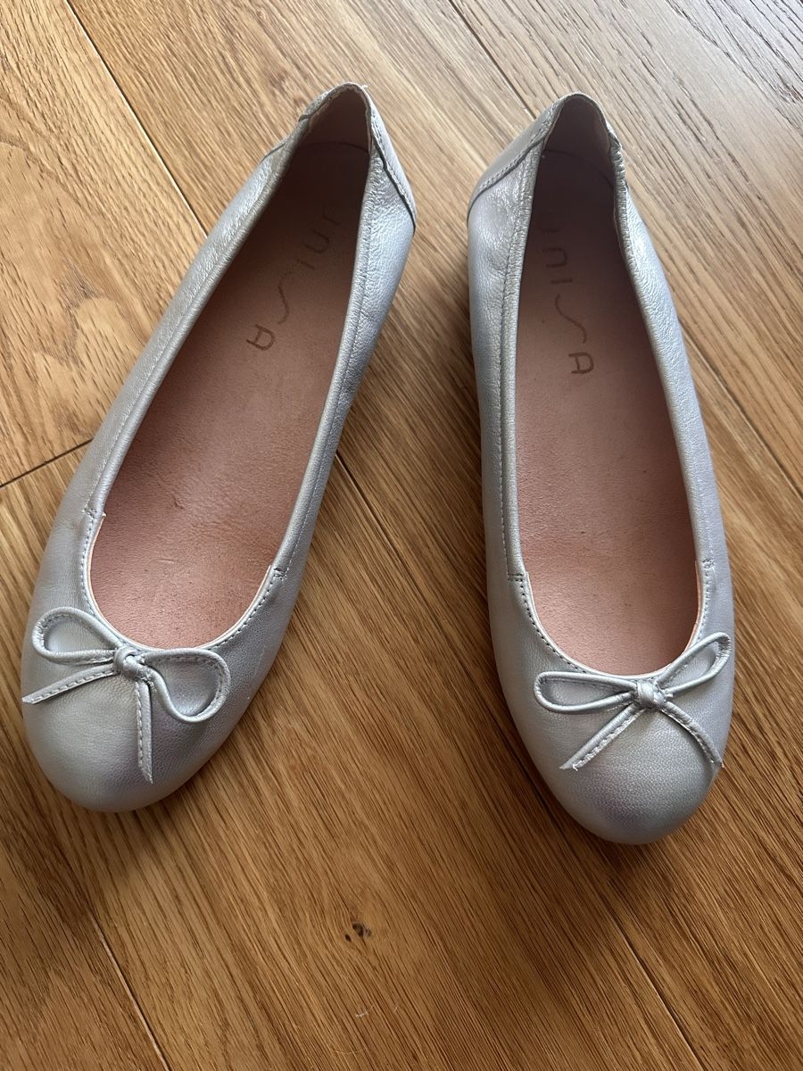 Unisa Scarpe da donna: Unisa Ballerina silber 38 neu – Nuovo (secondo la descrizione) da Pfaffhausen venduto da Klaras_second_hand