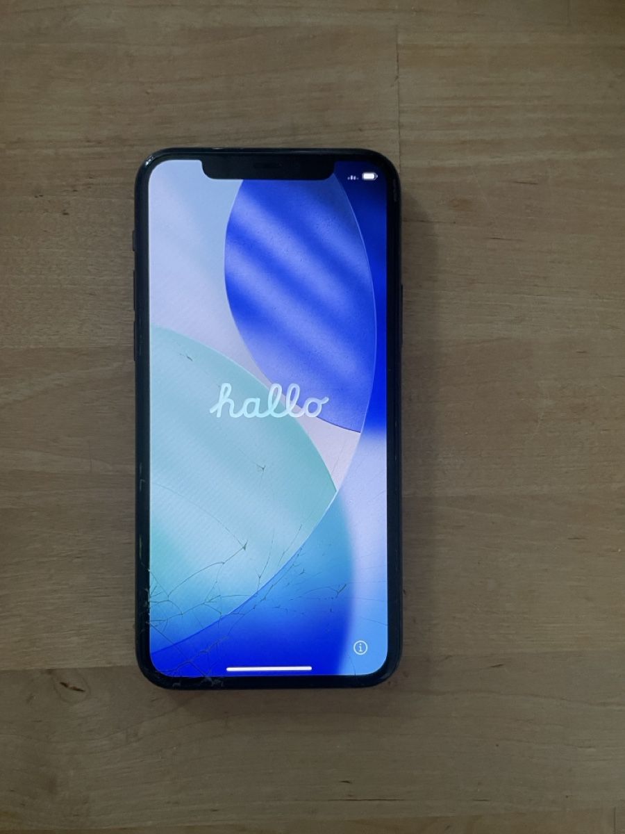 Apple Telefoni cellulari / Smartphones: iPhone 11 Pro display cracked - ideal for parts – Difettoso da Windisch venduto da rub_xx2h
