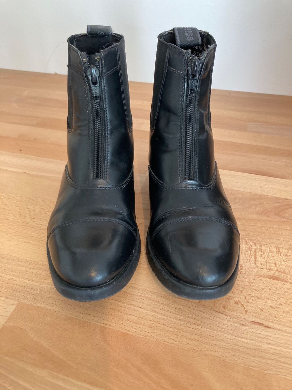 Schuhe für Mädchen: Steeds Kinder Leder Reitstiefeletten Gr. 33 – Gebraucht aus Schlatt ZH von yasi79 1