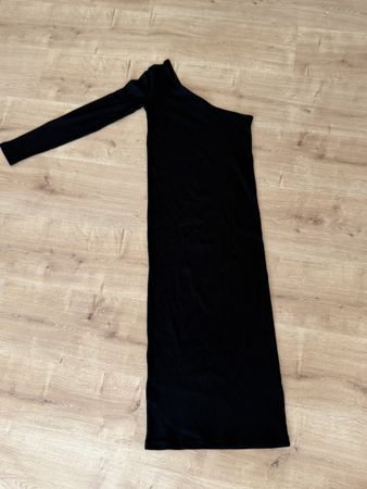 Massimo Dutti black dress, XS. One shoulder chic!