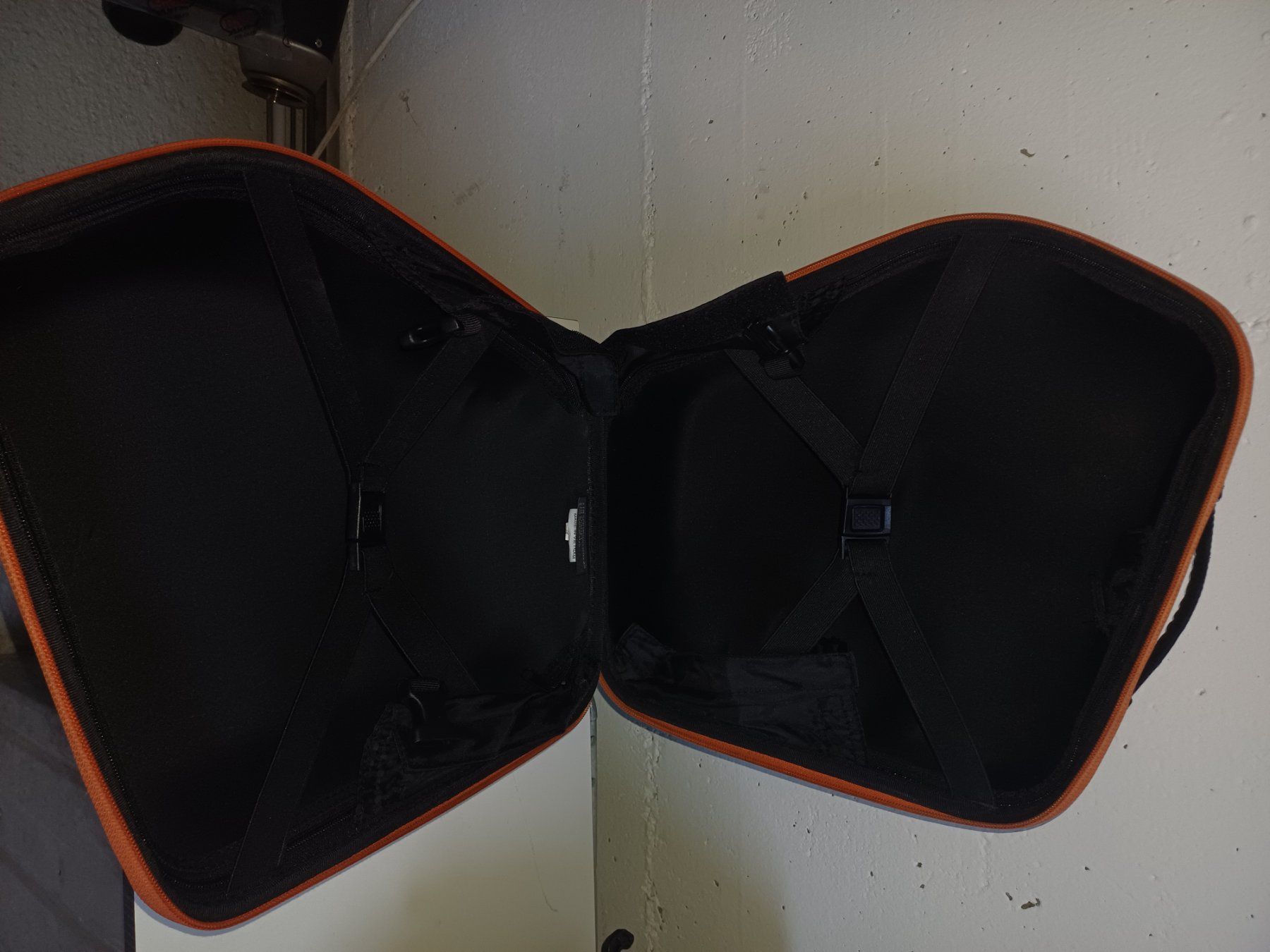 Tutti i ricambio per moto: Ktm Superduke 1290 Seitentaschen – Usato da Höfen b. Thun venduto da pat_z2vz 3