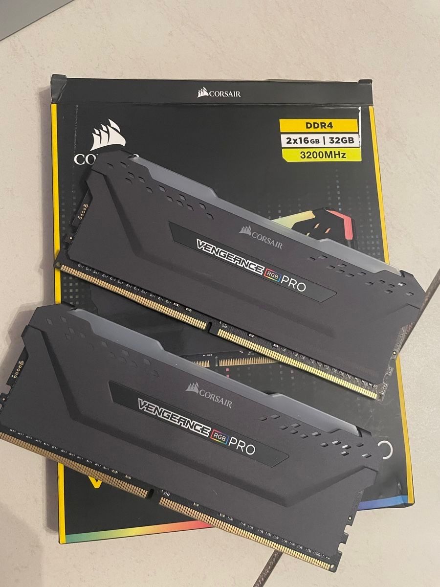 Nvidia Schede grafiche: AI Workstation / CUDA GPU Server – 6x RTX GPUs, 48 GB VRAM, – Usato da Oberglatt ZH venduto da moi_fb9v 7
