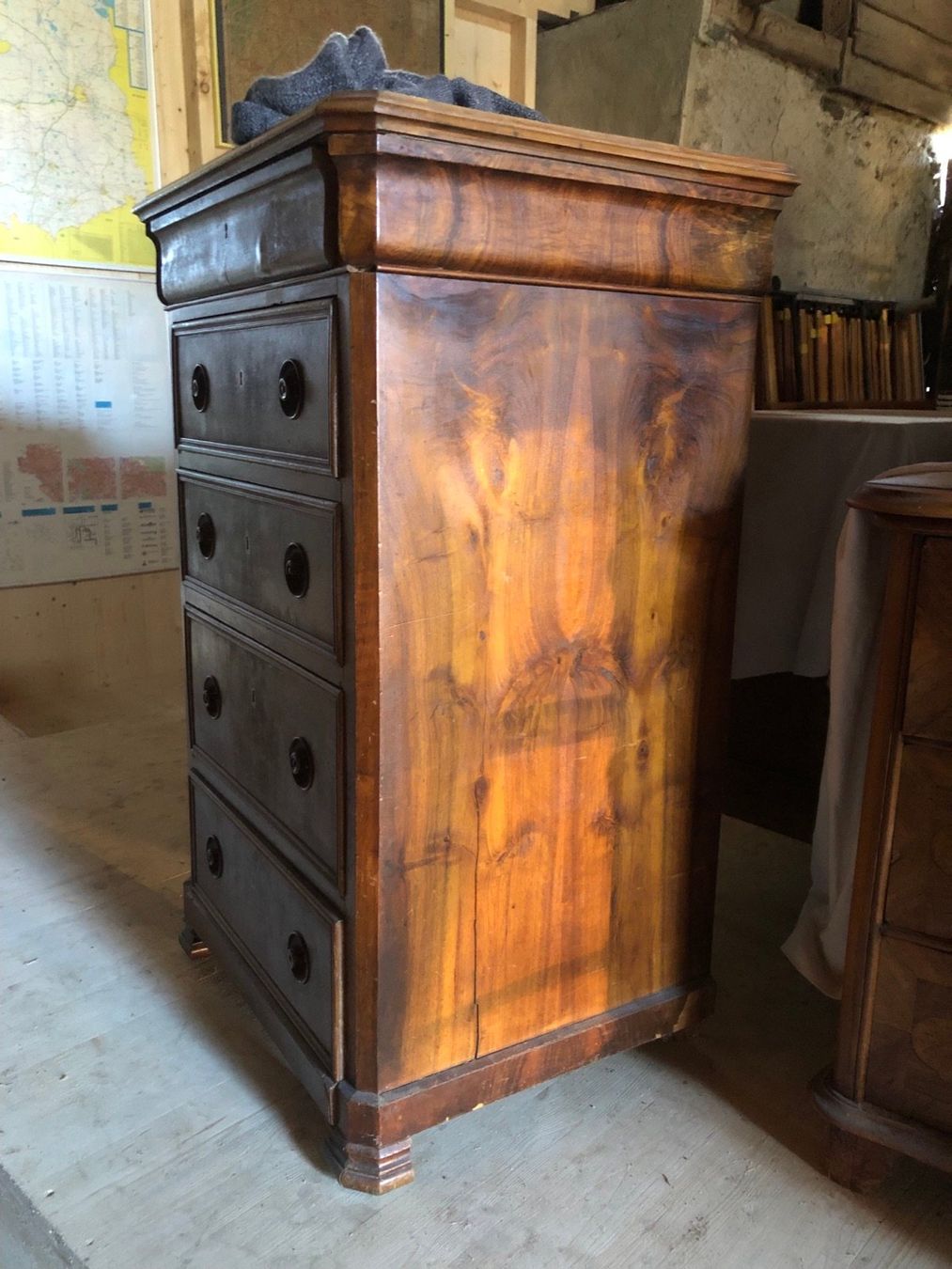 Articoli in legno: commode à tiroir en bois (chiffonnier) – Usato da Lausanne venduto da ame_rd9y 1