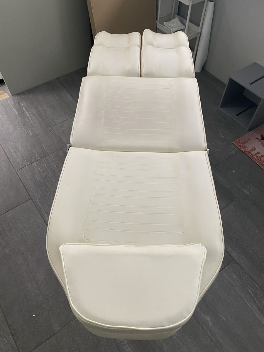 Kosmetik-& Massageliegen: Kosmetisch  – Gebraucht aus Emmetten von an__66ct 1