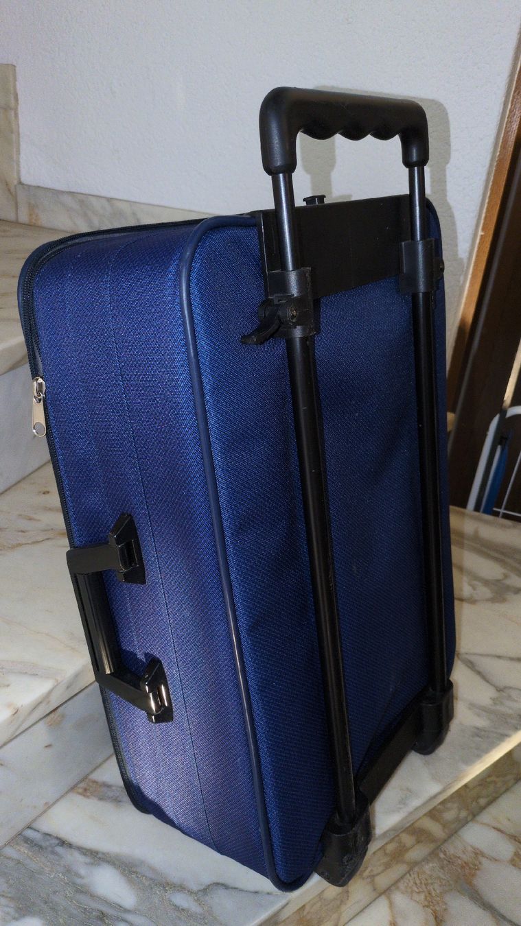 Sonstiges zu Aviatik: Robuster Reisekoffer mit Rollen, blau – Gebraucht aus Schaffhausen von max_c62l 3