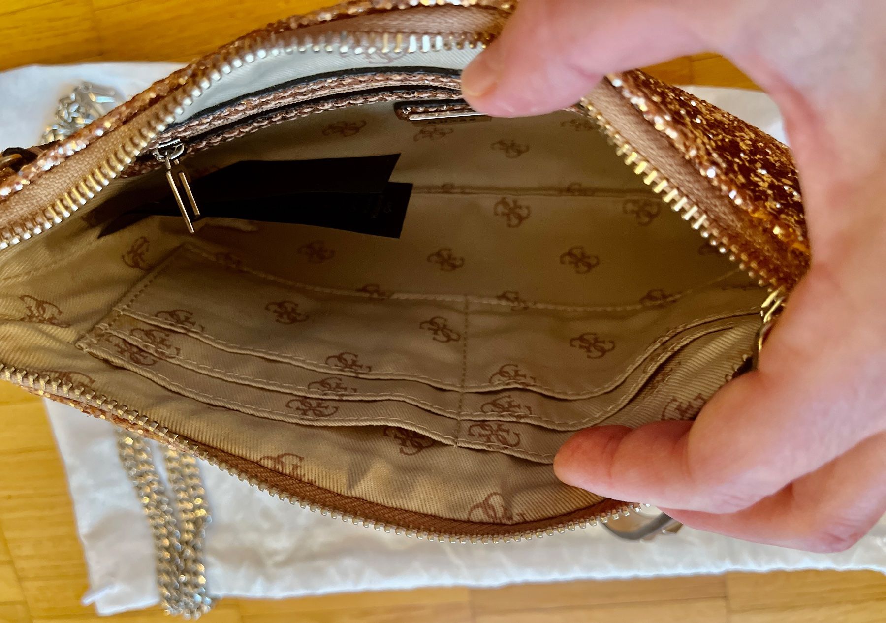 Guess Borse da donna: NEU GUESS Leder Pochette – Nuovo e nell'imballaggio originale da Zurich venduto da MX1000 4