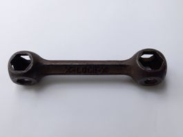 10 Loch Schlüssel  /  Stahl