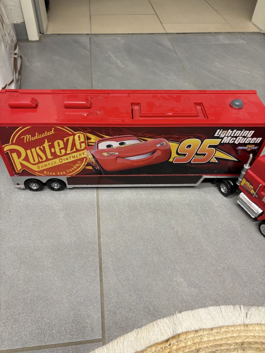 Disney Jouets: Cars Lightning McQueen Trailer – D'occasion à Witterswil par gandia05 2