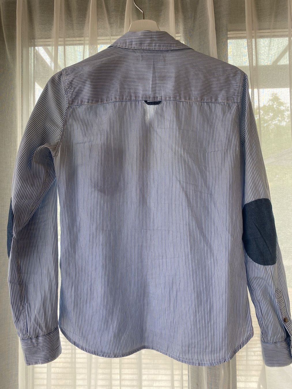 H&M Blusen: Blau weisse Bluse aus Baumwolle Gr. 36 – Gebraucht aus Seewen SO von HappyHappyHappy 1