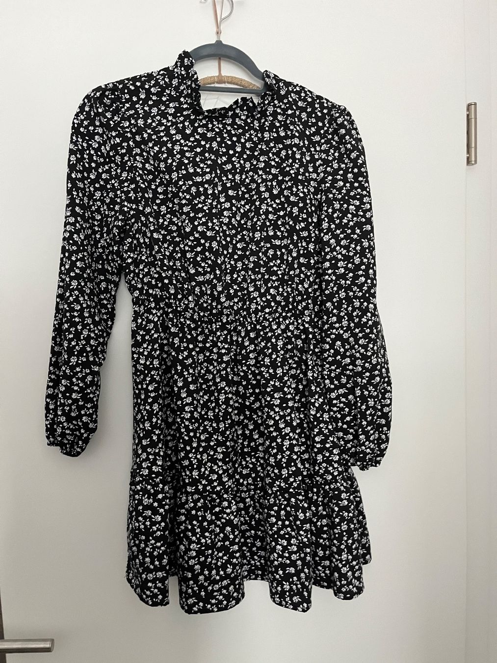Vestiti: Kleid mit Blumenmuster – Nuovo (secondo la descrizione) da Bülach venduto da Lele_00