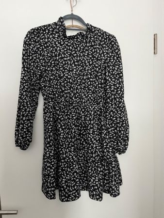 Kleid mit Blumenmuster