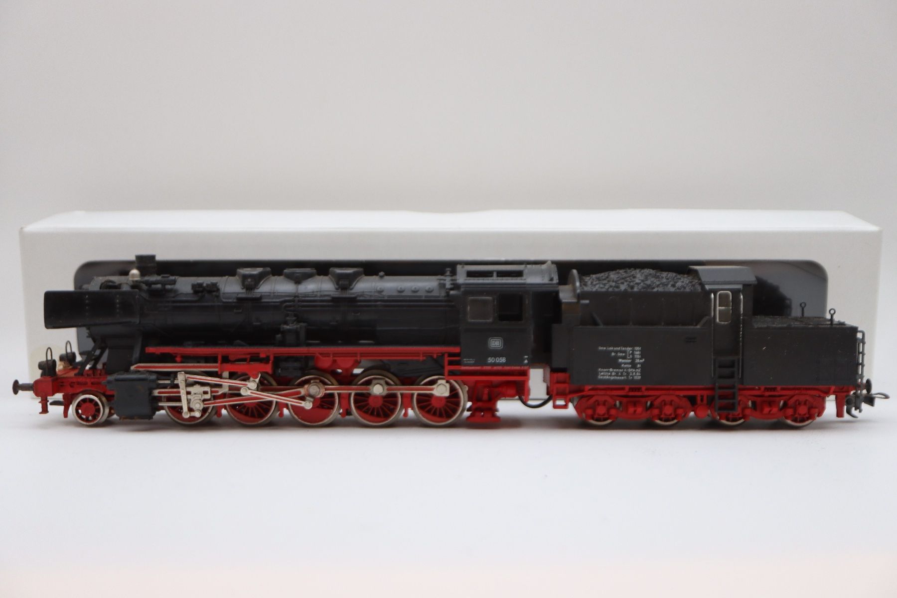 Fleischmann Modelleisenbahnen: Fleischmann H0 DB Dampflok BR 50 058 mit Tender – Gebraucht aus Zürich von KE-Sales