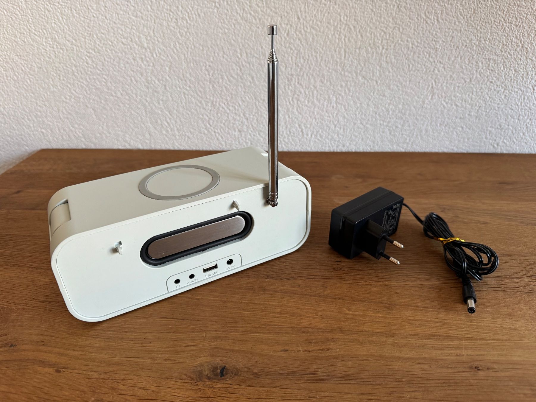 Radios: DAB+-RADIO MIT QI-LADEFUNKTION – D'occasion à Frauenfeld par lind11 5