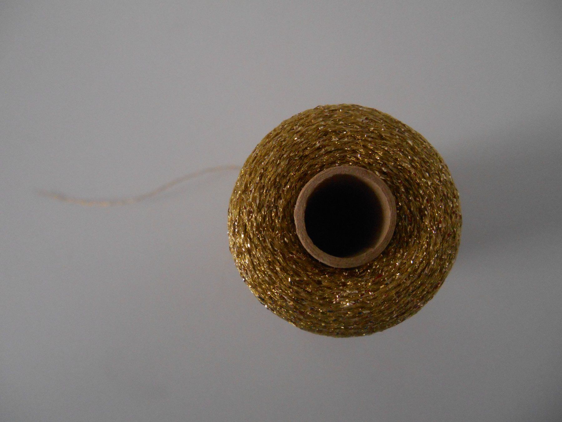 Kordeln & Faden: Stickgarn goldfarbig – Neu (gemäss Beschreibung) aus Nussbaumen AG von MollyBI-20 1