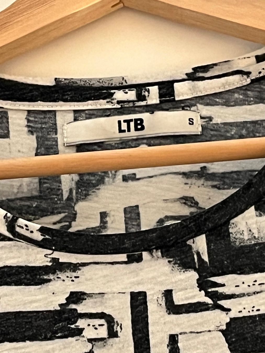 T-shirt: LTB T-Shirt Gr. S – Usato da Luzern venduto da Sono2 2
