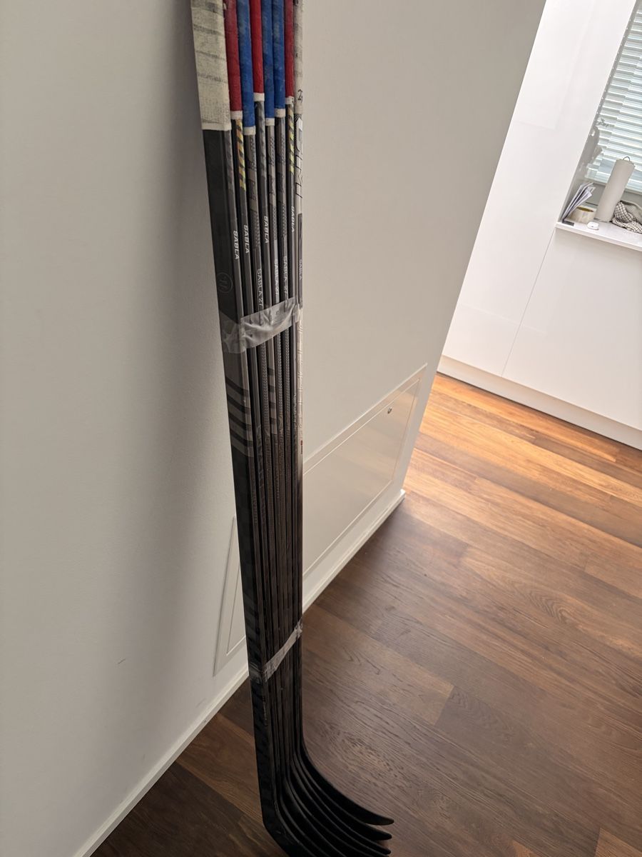 Ccm Bastoni & Pale: 8 Eishockeyschläger Top Modell verschiedener Marken – Usato da Port venduto da zirny_88 2