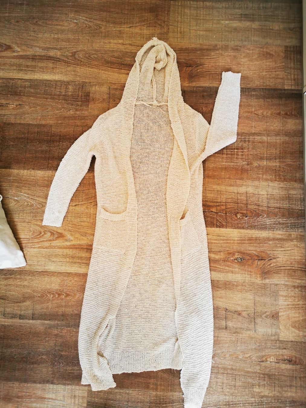 Giacche: Damen Strickjacke mit Kapuze hellbeige Grösse M – Usato da Balsthal venduto da Leila_Luna
