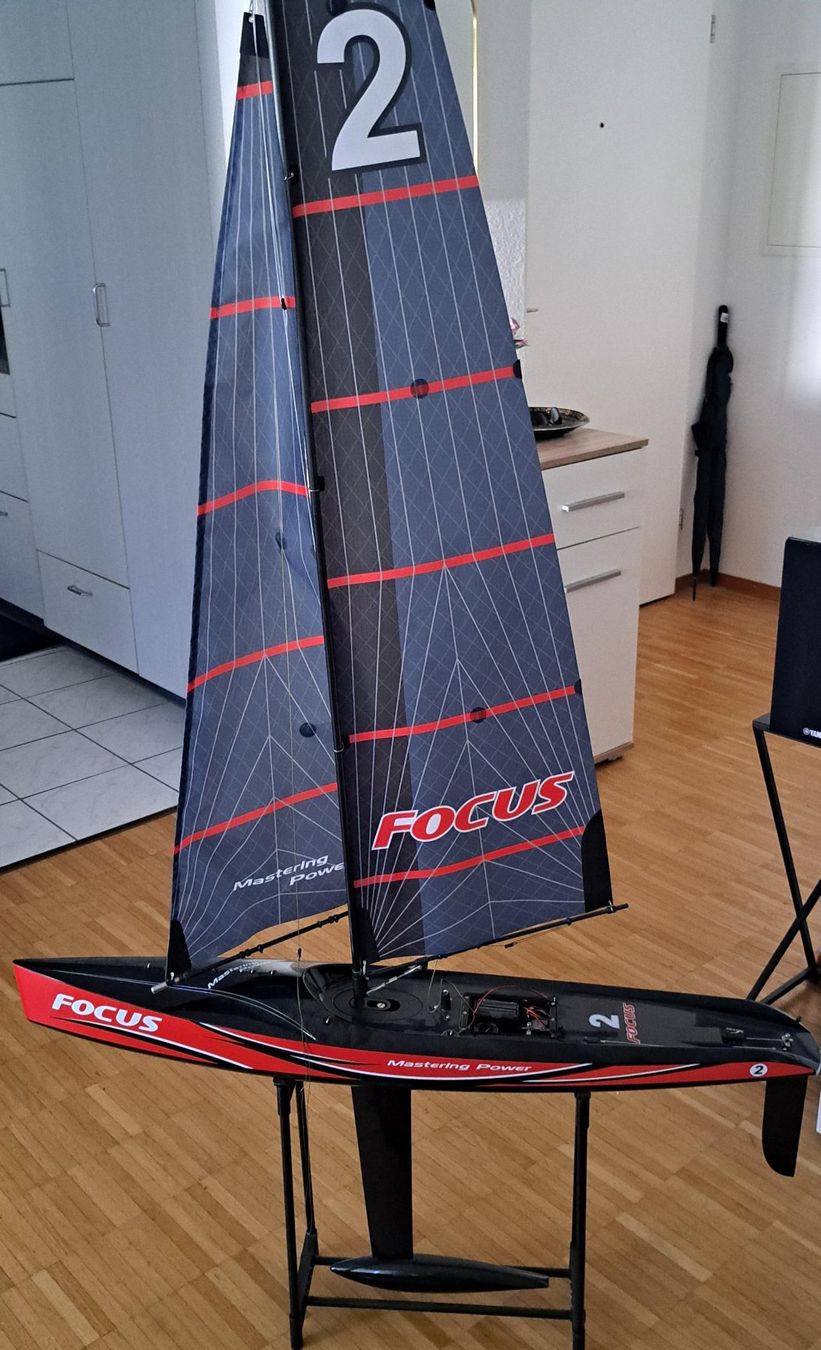 Modellismo RC: RC Segelboot FOCUS II – Nuovo (secondo la descrizione) da Pfaffnau venduto da Clown56